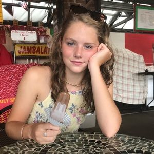 Meet your Posher, Corinne